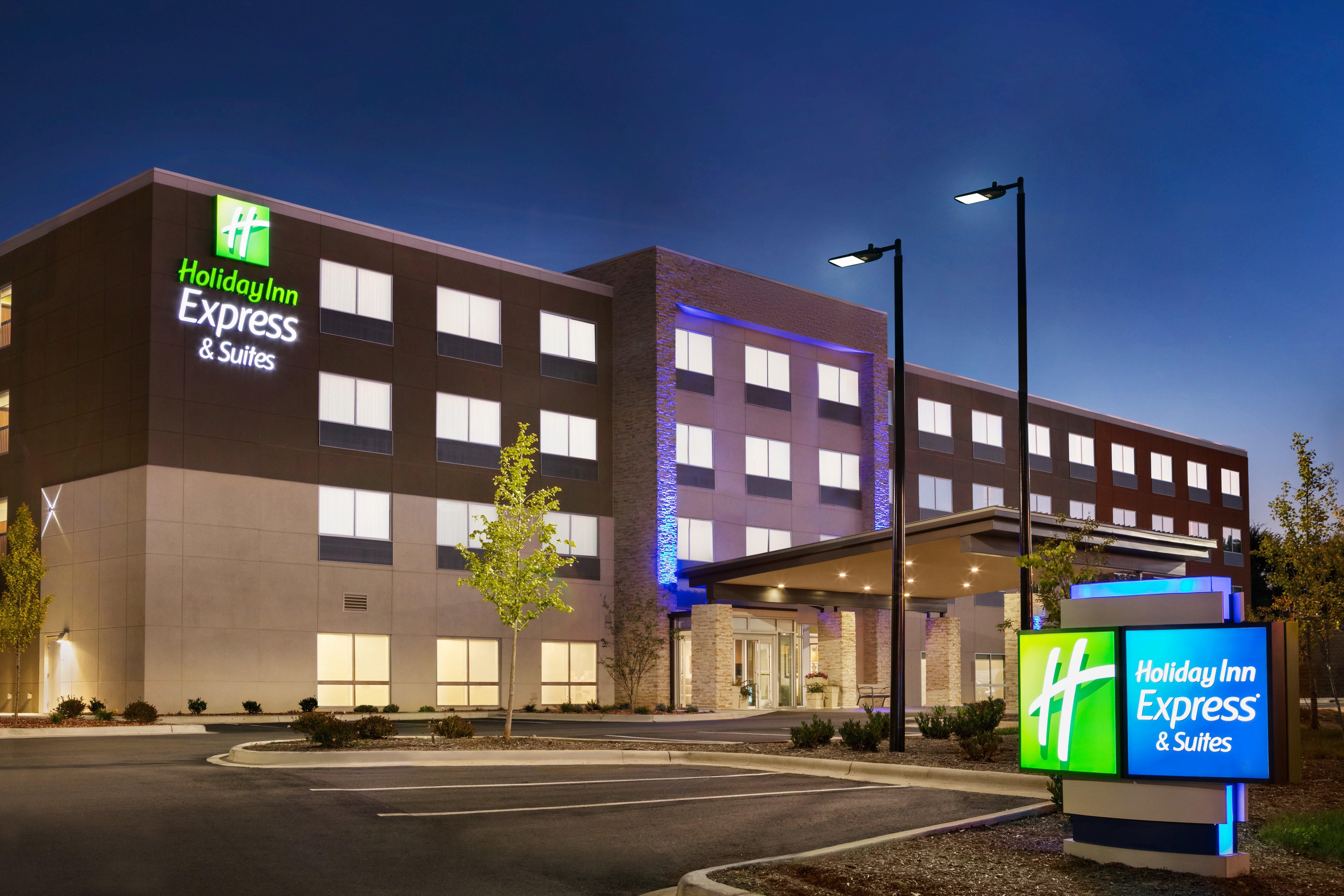 Holiday Inn Express & Suites Salisbury By Ihg Exterior photo