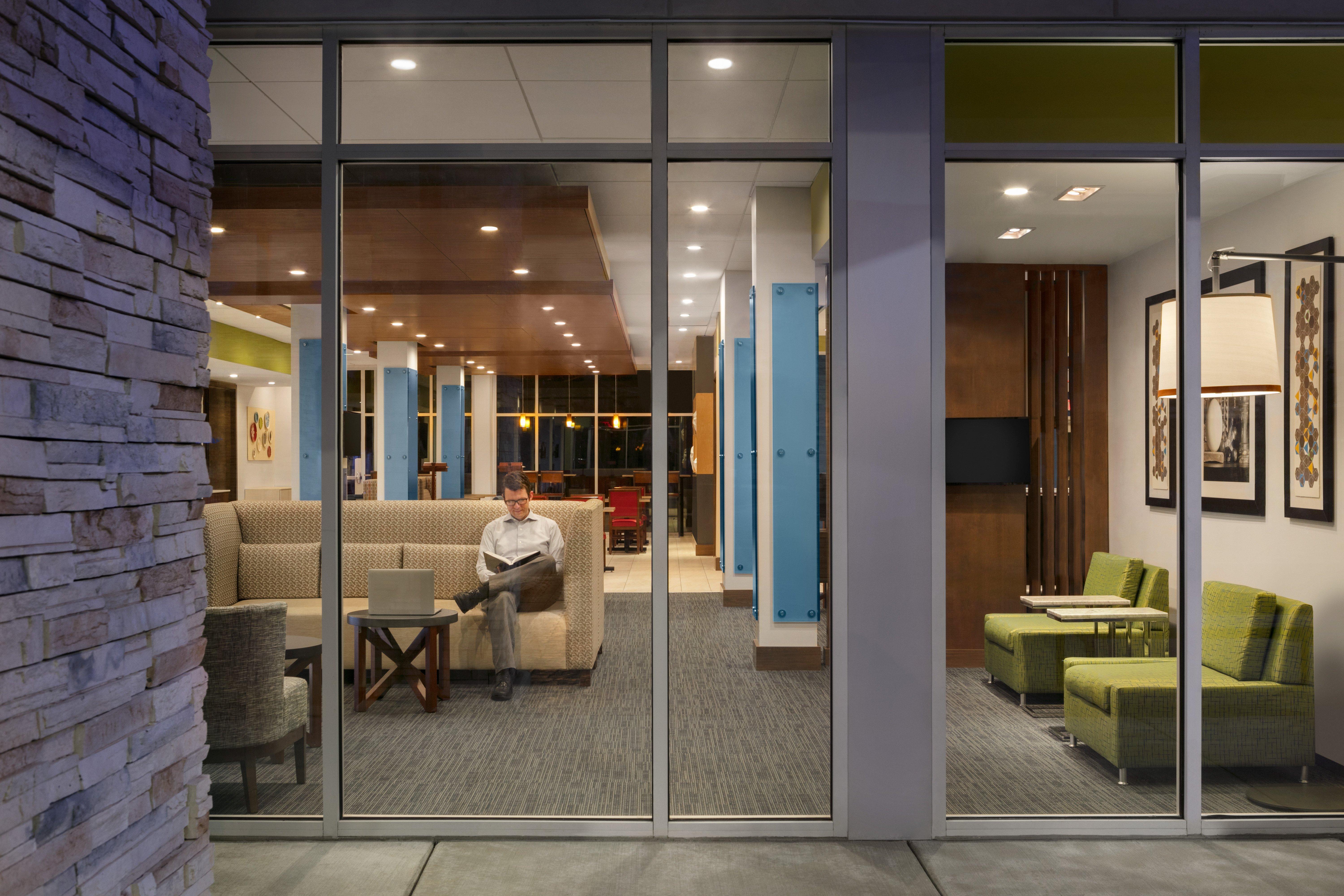 Holiday Inn Express & Suites Salisbury By Ihg Exterior photo