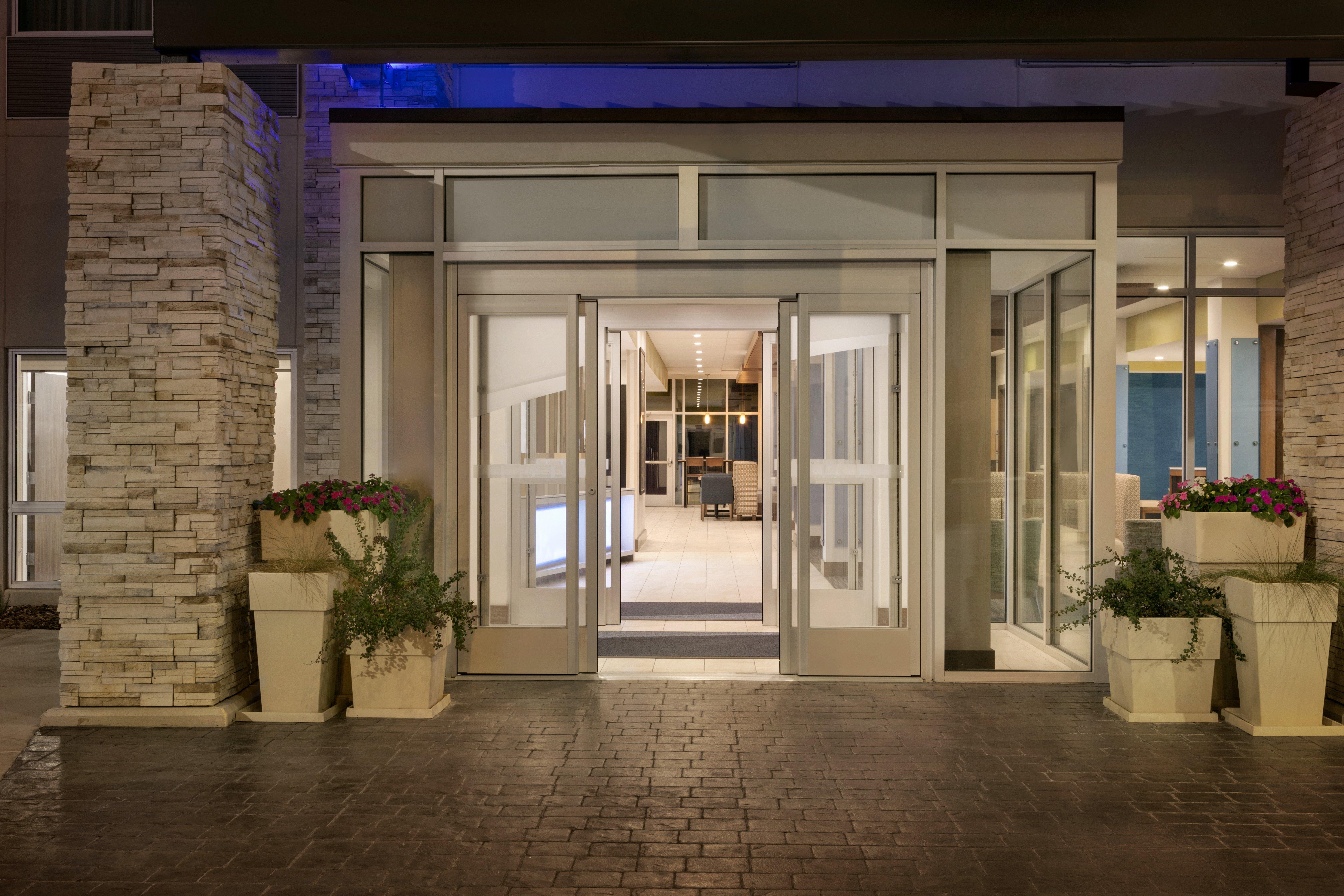 Holiday Inn Express & Suites Salisbury By Ihg Exterior photo