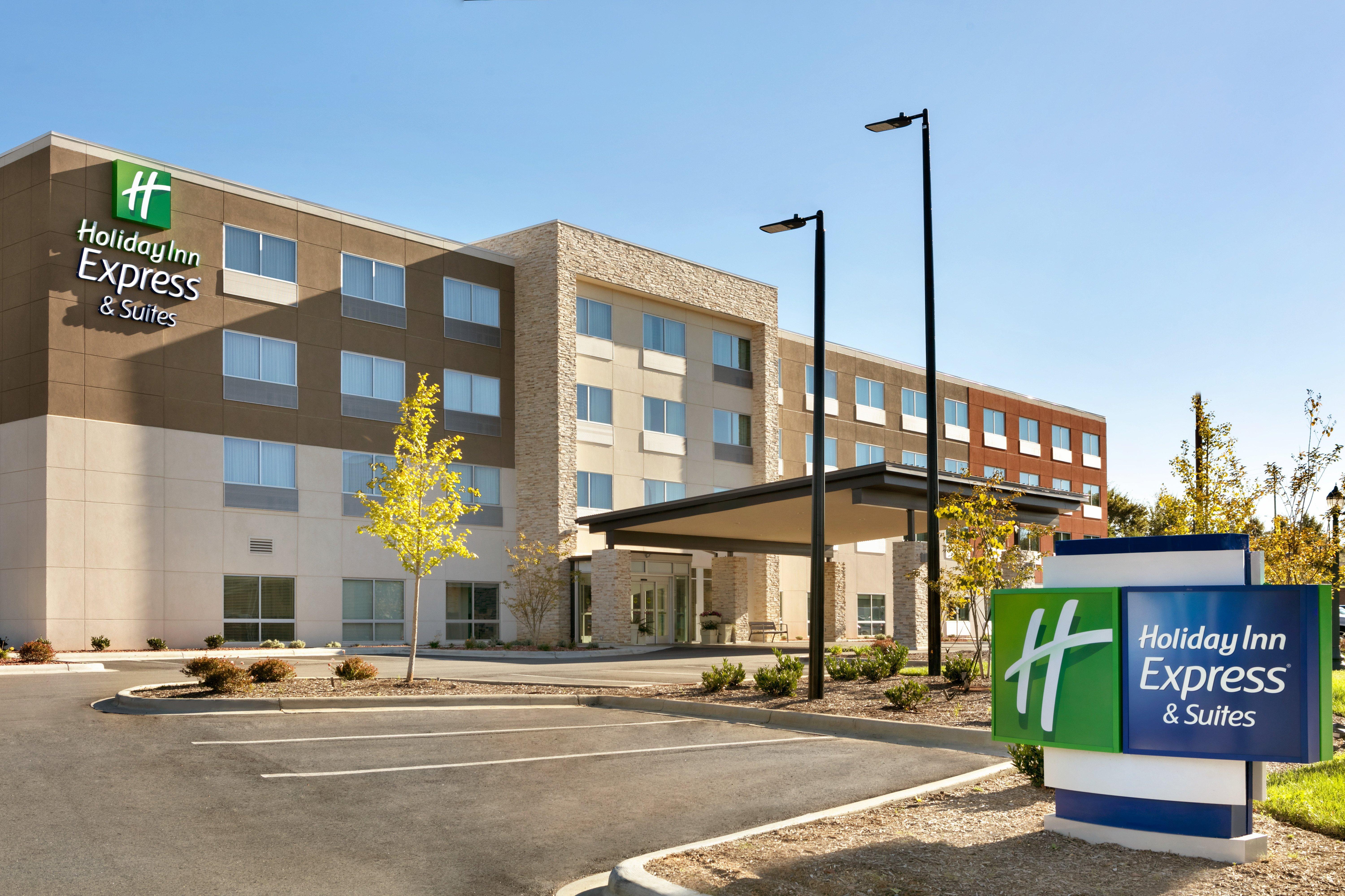 Holiday Inn Express & Suites Salisbury By Ihg Exterior photo