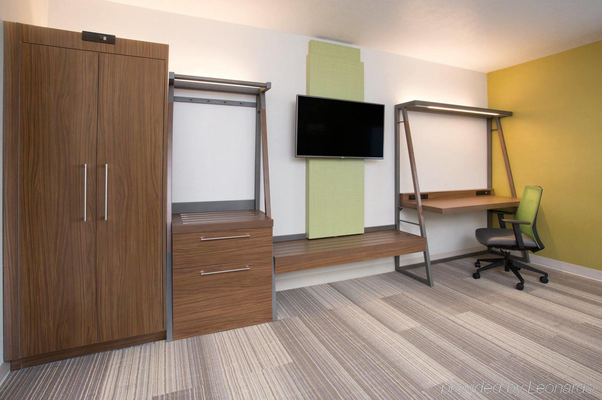 Holiday Inn Express & Suites Salisbury By Ihg Exterior photo