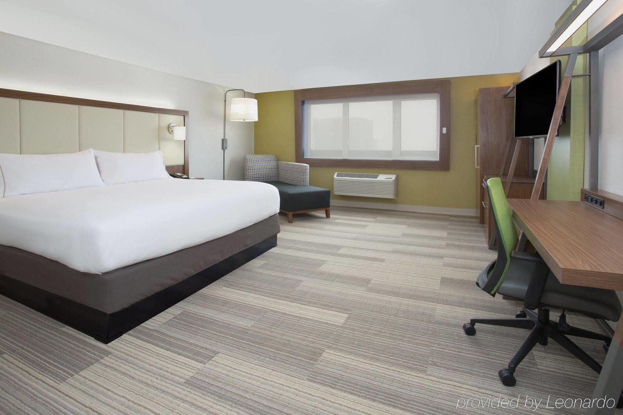 Holiday Inn Express & Suites Salisbury By Ihg Exterior photo